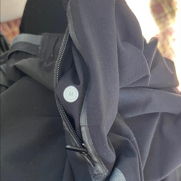 Lululemon Surge Shorts Lined Sz Medium - Picture 3 of 8